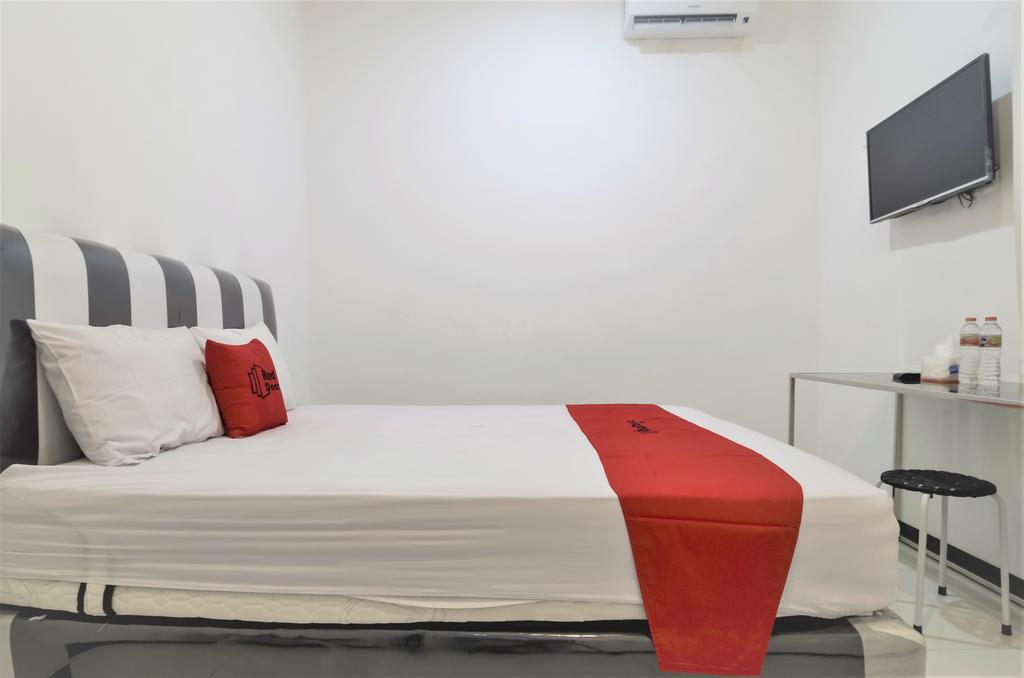Reddoorz Near Poncol Station Hotel Semarang Kültér fotó