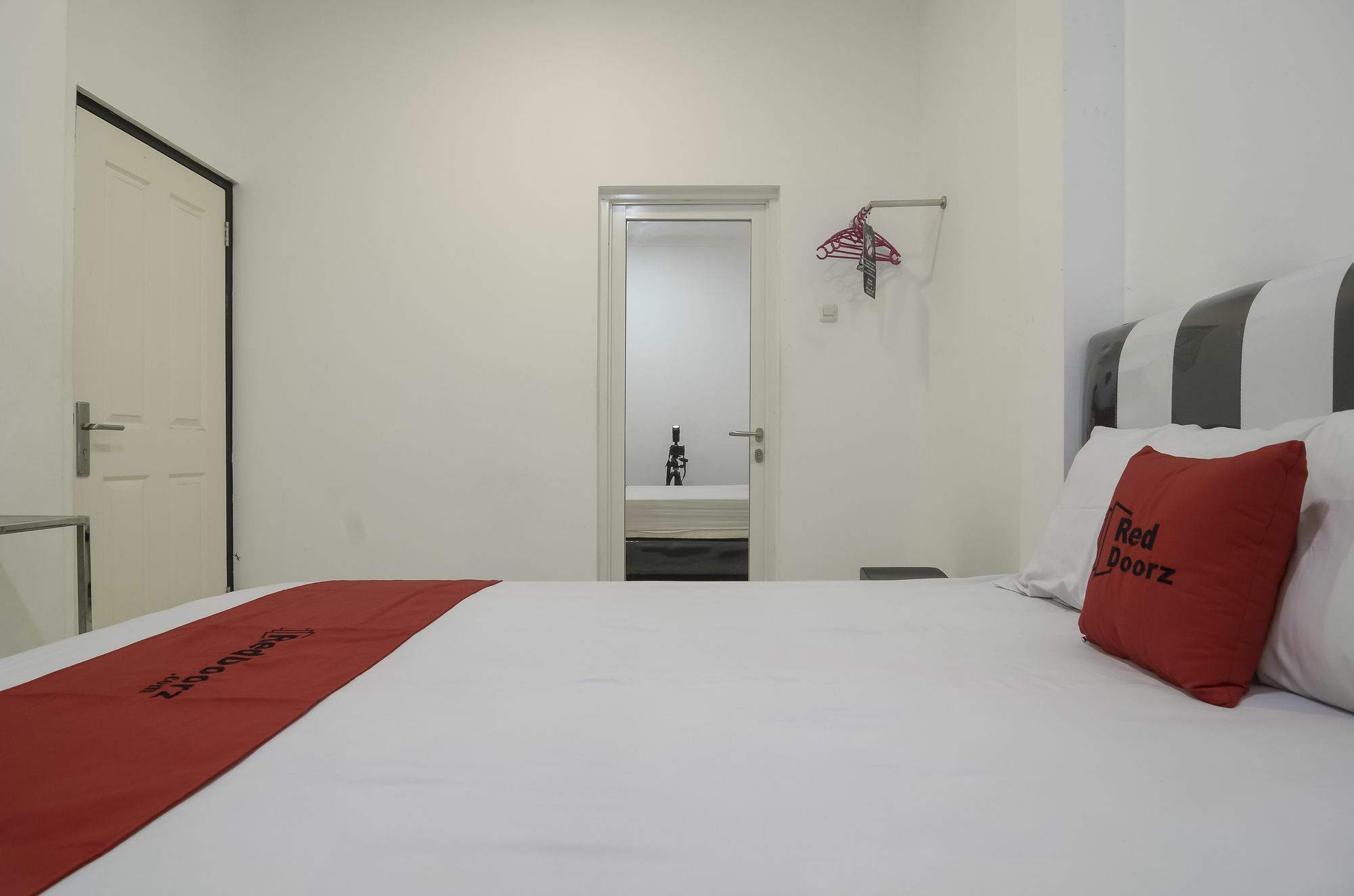 Reddoorz Near Poncol Station Hotel Semarang Kültér fotó