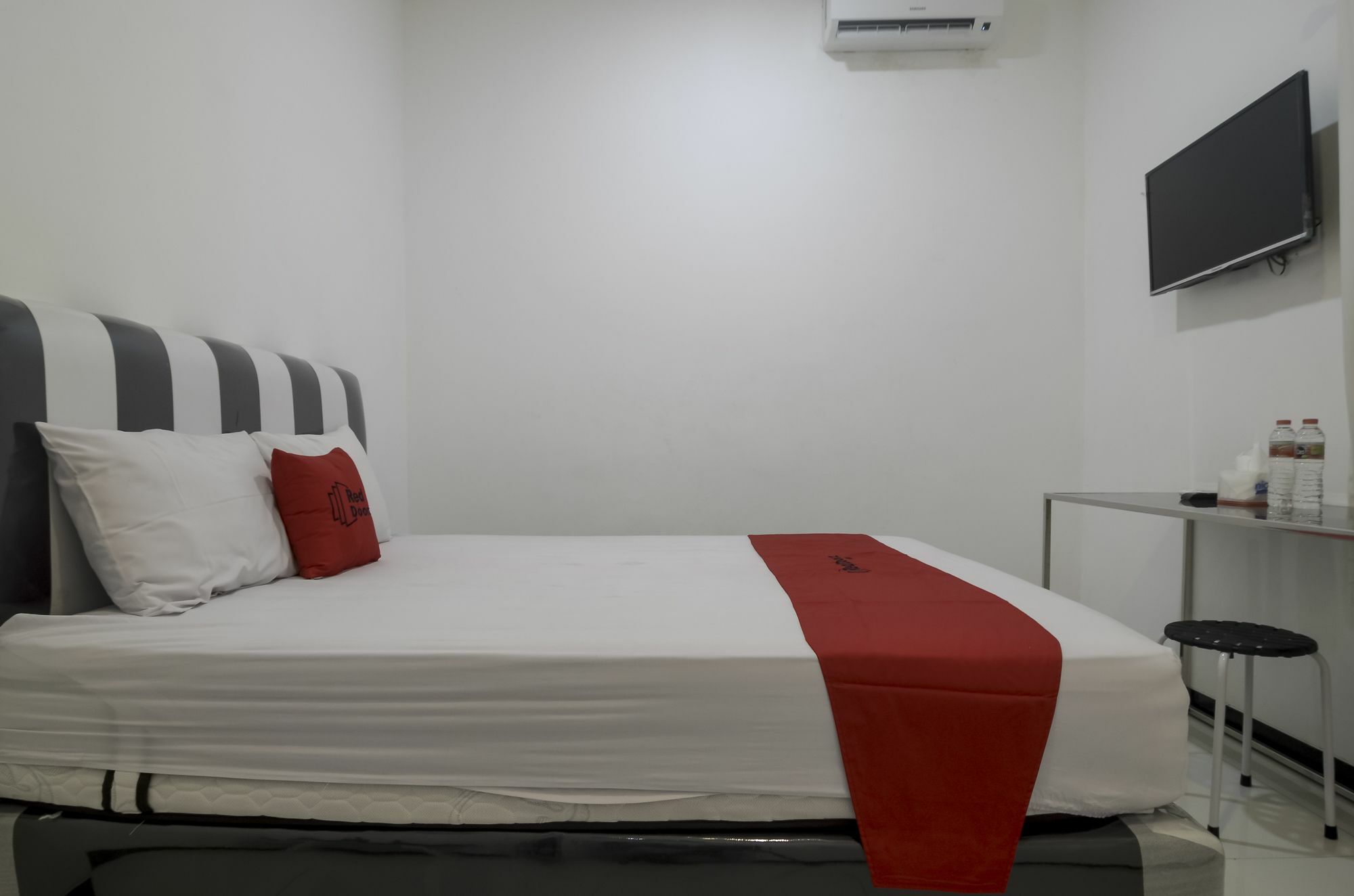 Reddoorz Near Poncol Station Hotel Semarang Kültér fotó